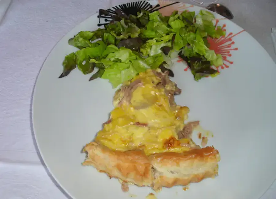 Tarte à l'andouille et au camembert