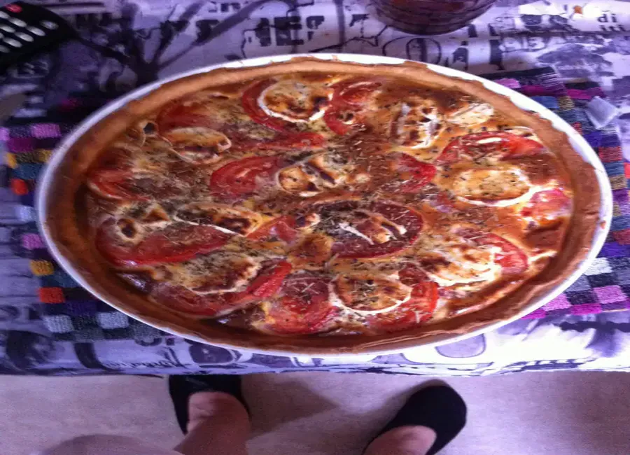 Tarte au thon, au chèvre et à la moutarde