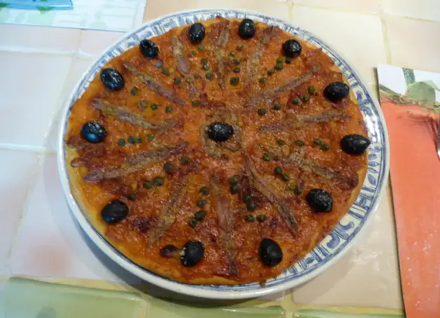 Pizza aux anchois et câpres
