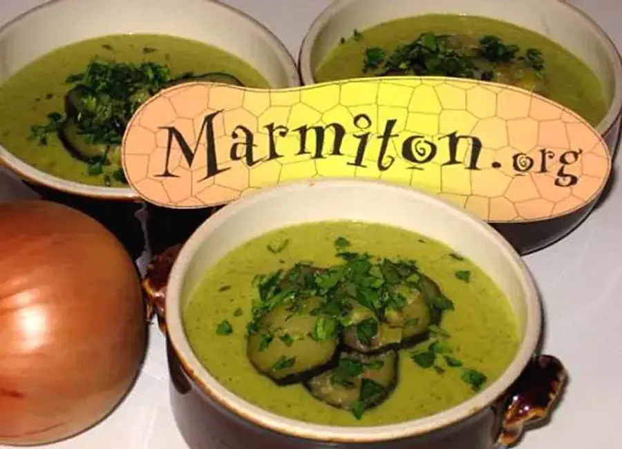 Velouté de courgettes à l'oignon