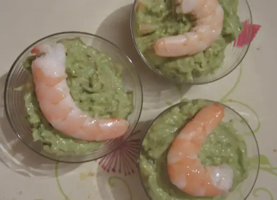 Verrines d'avocats et crevettes