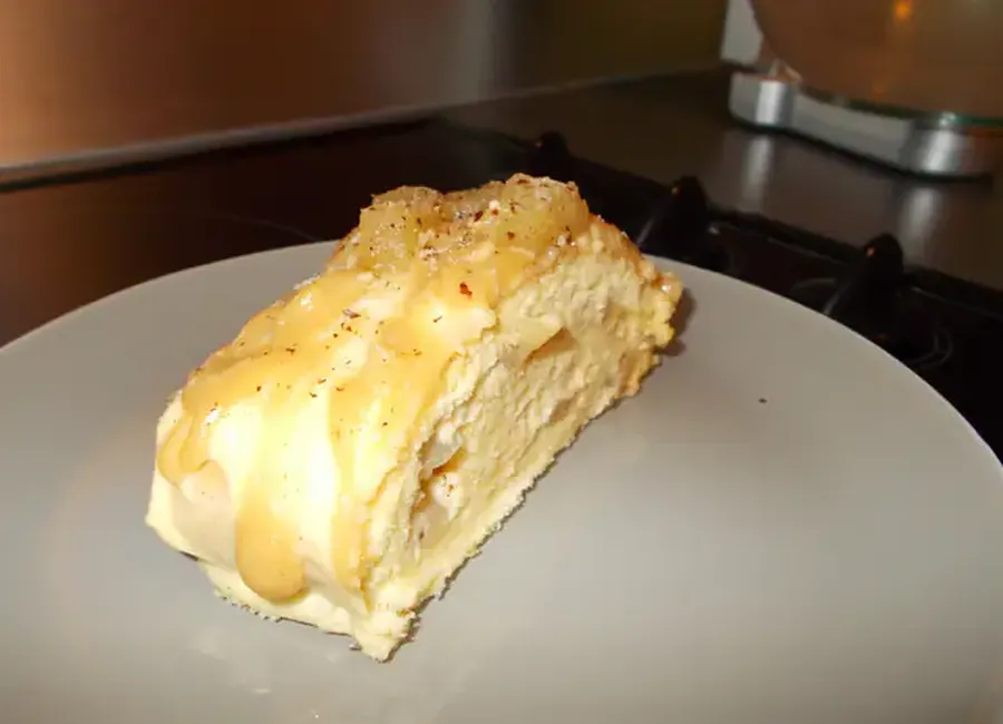 Bûche poires caramel, crème chiboust à la vanille