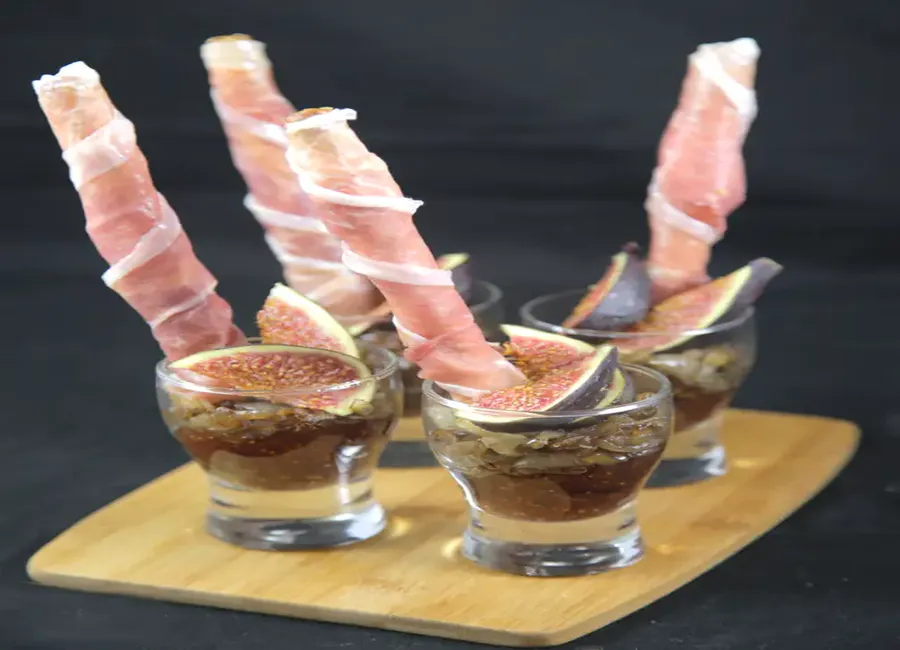 Confit d'oignons et figues en verrines