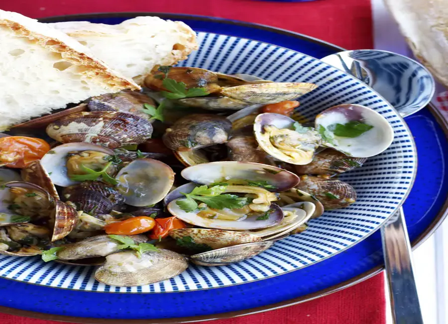 Palourdes au vin blanc