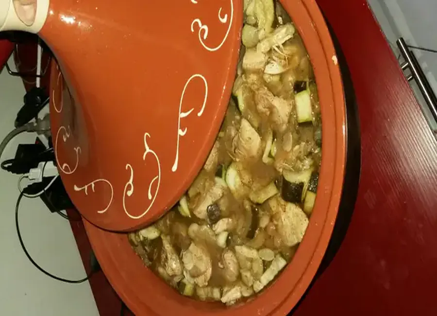 Tajine de poulet aux courgettes et amandes à ma façon
