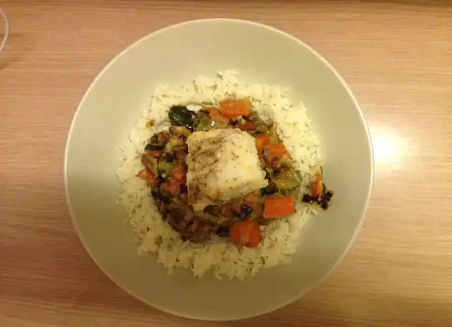 Lotte mijotée au curry de légumes