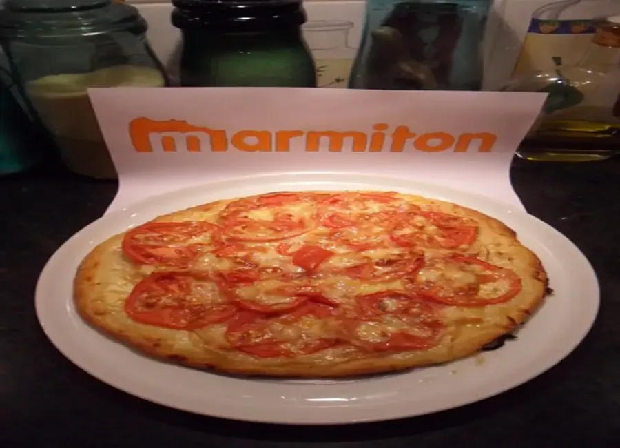 Pizza mascarpone tomate jambon comté