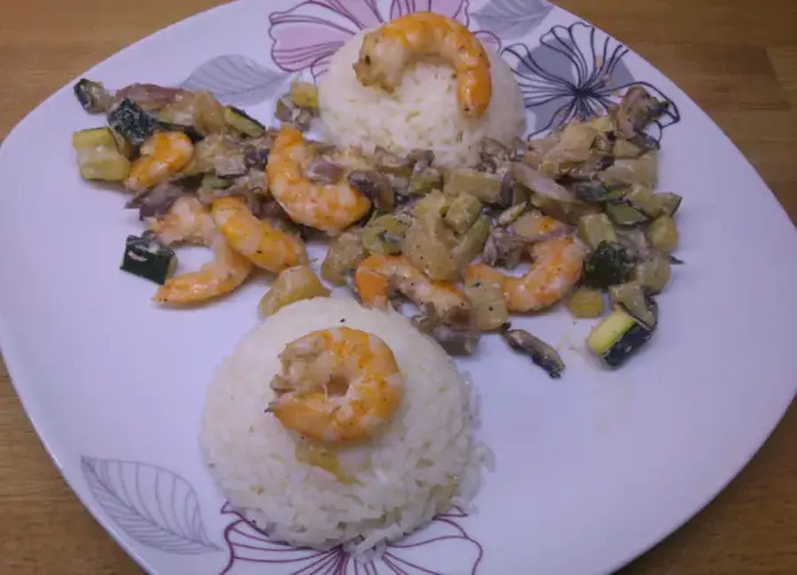 Crevettes à l'ananas et noix de coco