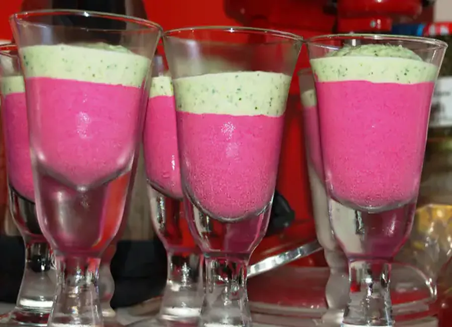 Bavarois de betterave gingembre et coulis de concombre