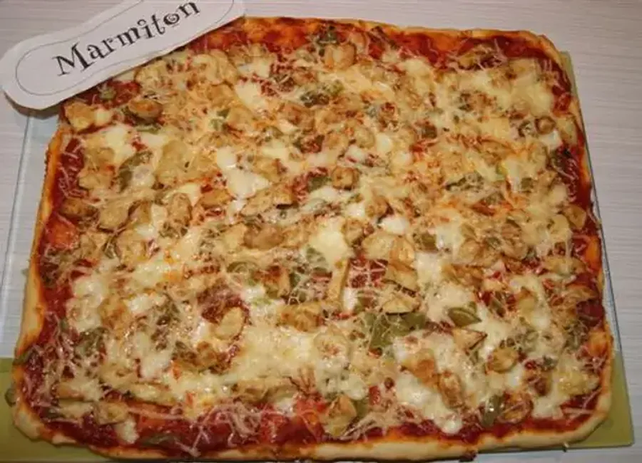 Pizza au poulet et poivrons