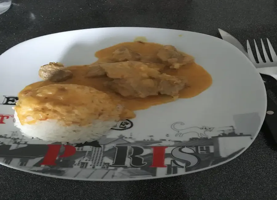 Curry de porc au lait de coco et à la pomme