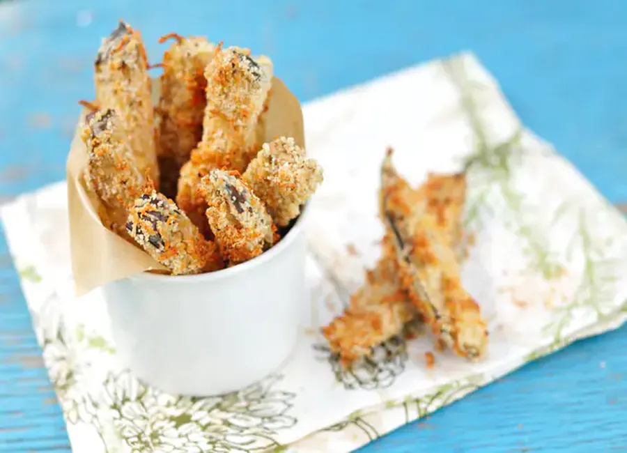 Frites d’aubergines au jambon cru