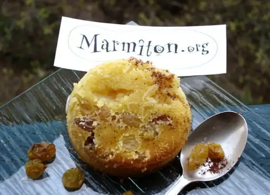 Clafoutis à l'ananas et aux raisins secs