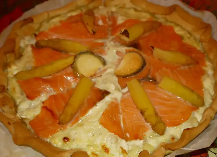 Tarte saumon, asperges et chèvre
