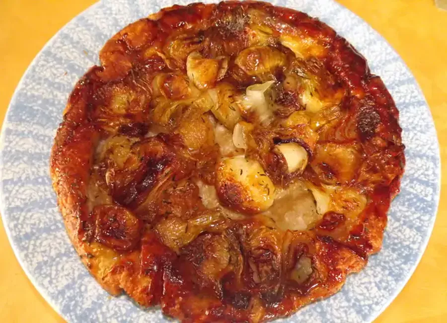 Tatin aux oignons nouveaux