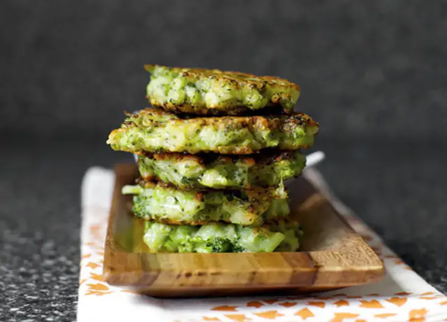 Beignets de brocolis au parmesan