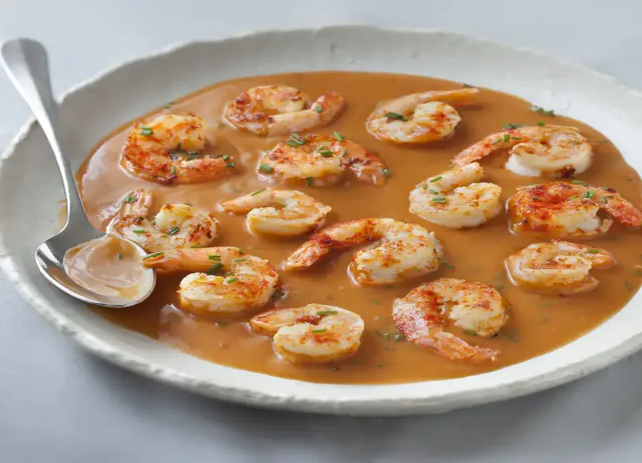 Crevettes à la bisque de homard relevée
