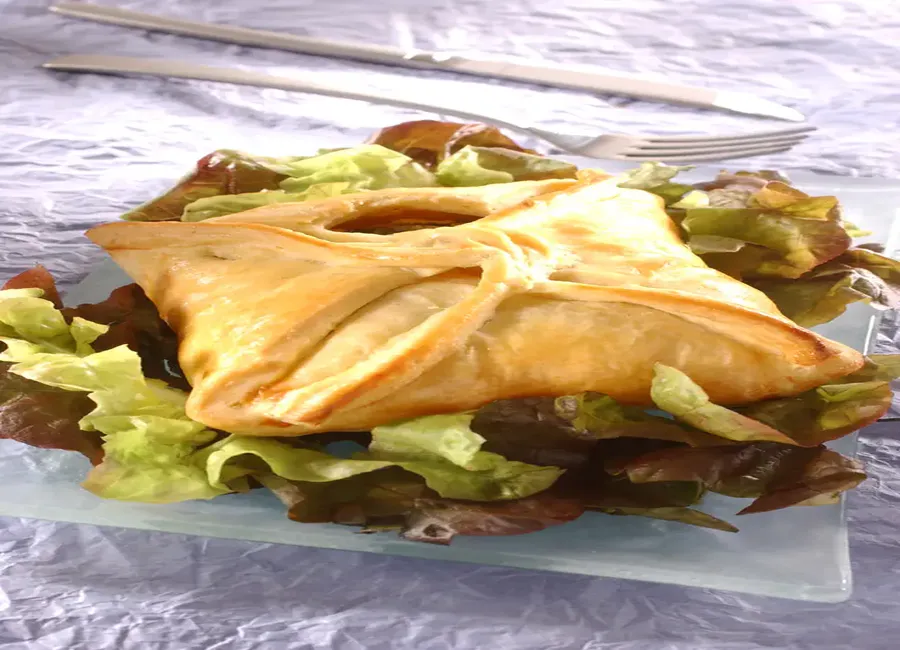 Feuilleté de saumon cru au poireau