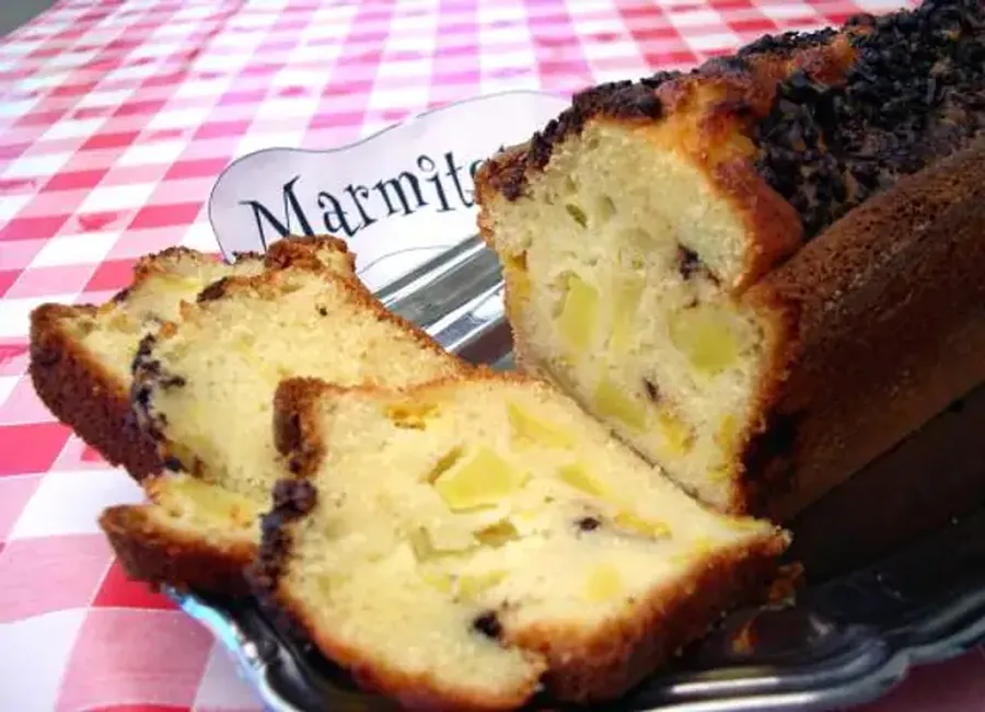 Cake aux pommes et pépites de chocolat