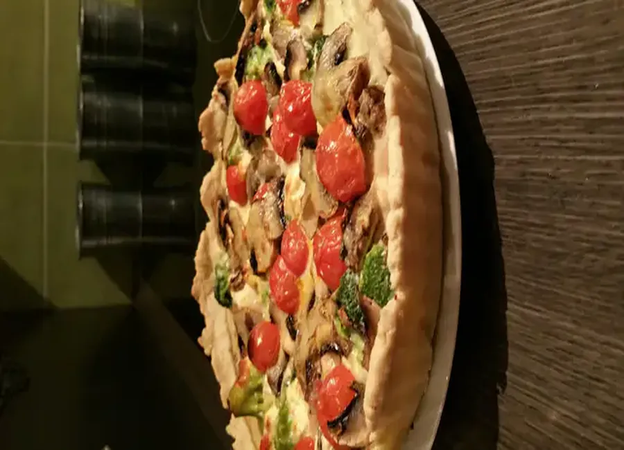 Tarte maison brocolis feta tomates et champignons