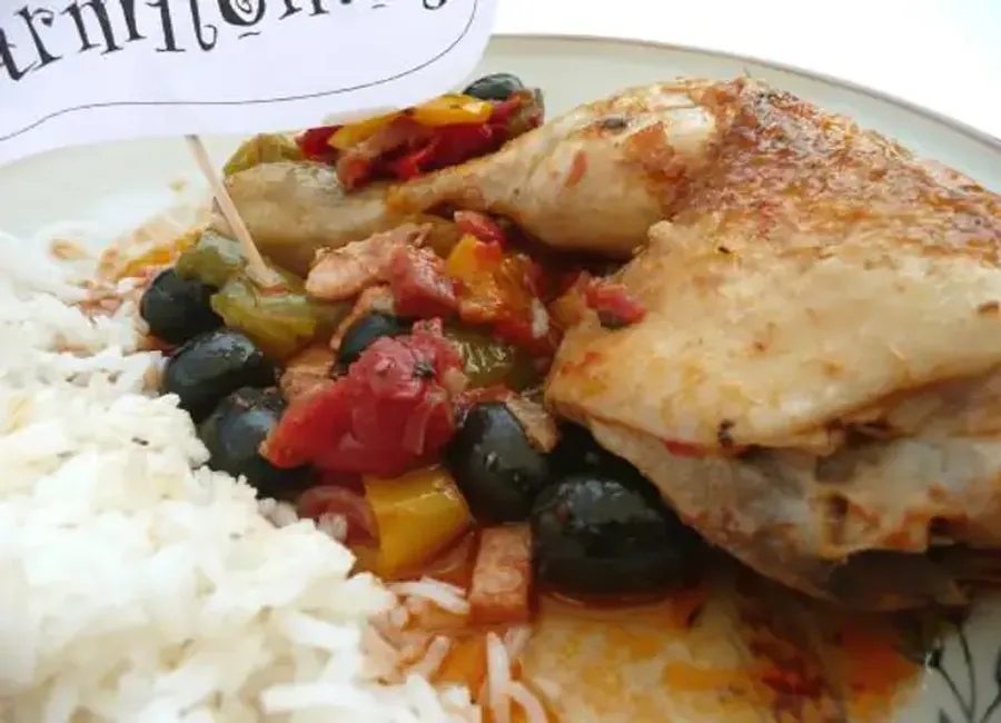 Poulet aux poivrons et aux olives