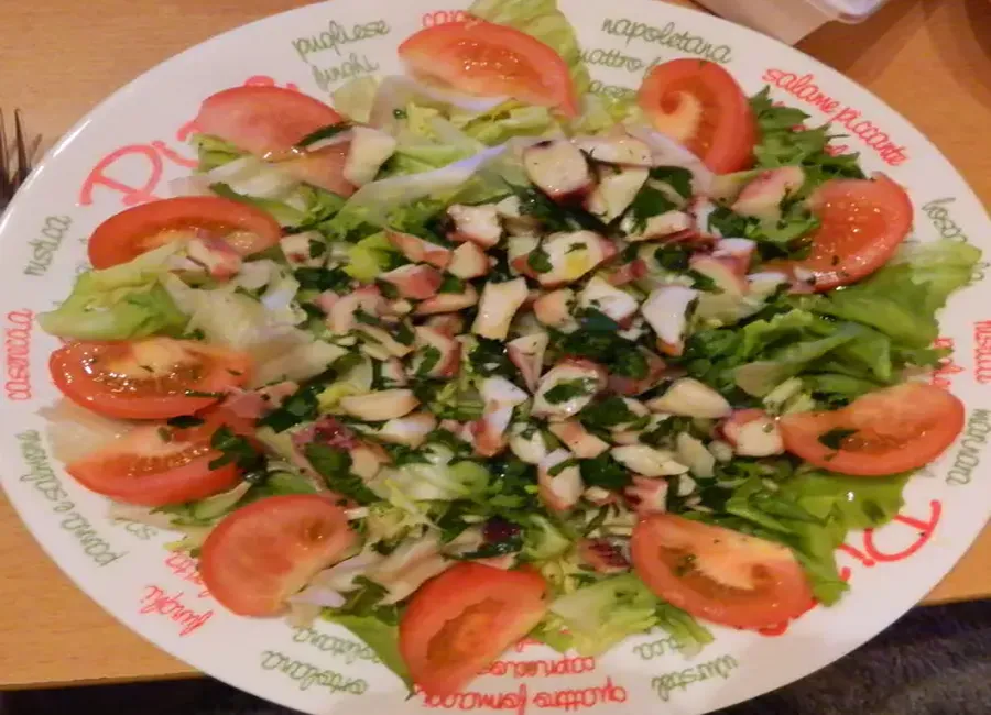 Salade encornets et noix de pétoncles