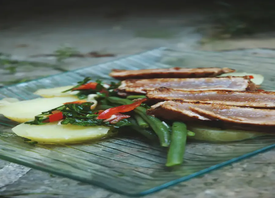 Salade de pommes de terre tiède au thon (à la thaïlandaise)