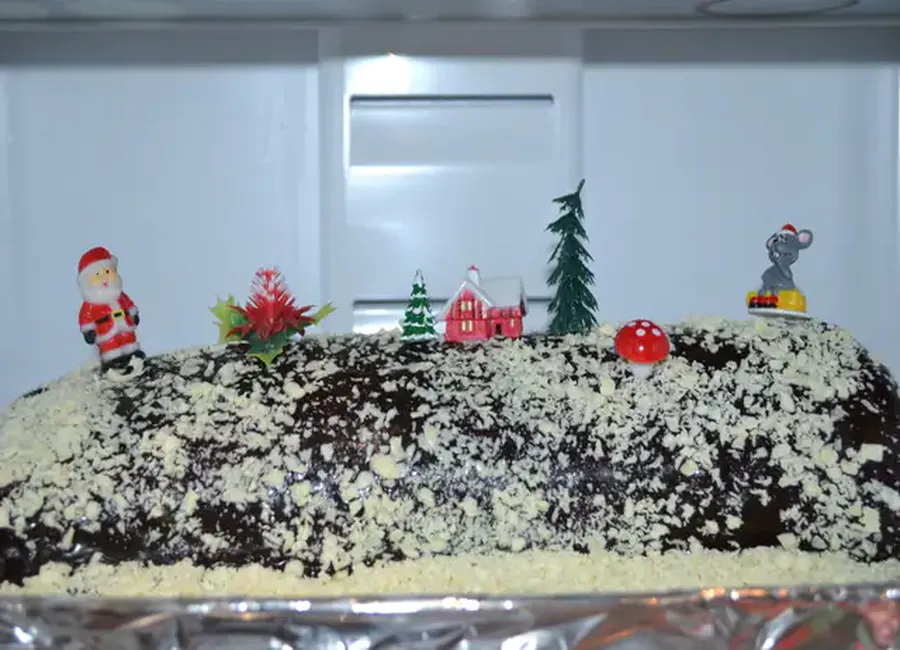 Bûche aux chocolats blanc et noir