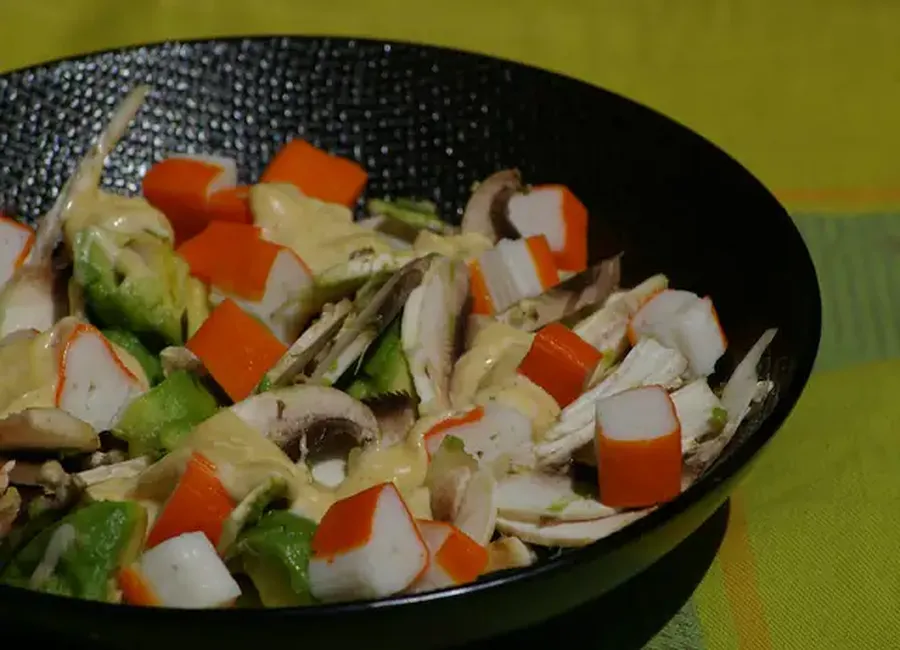 Salade avocat et surimi