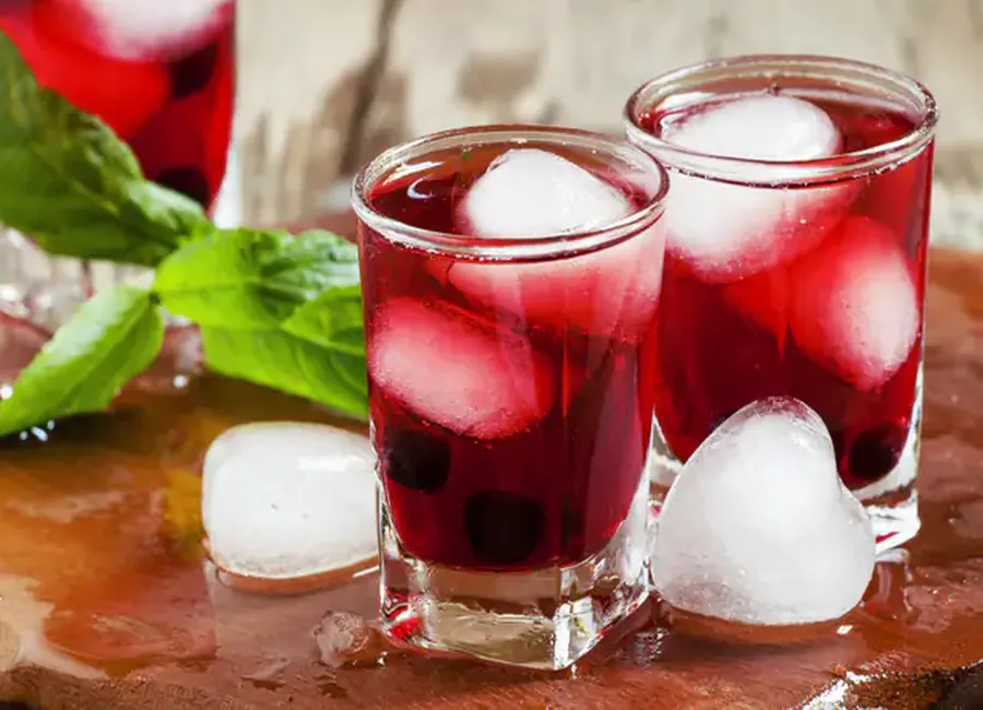 Cocktail bacardi, grenadine, citron