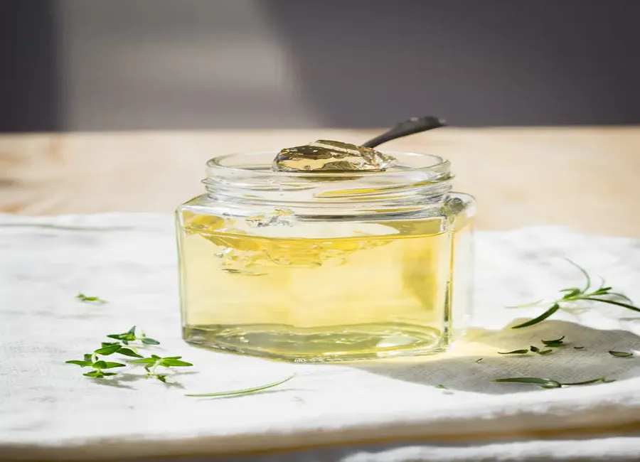 Gelée de vin blanc aux épices