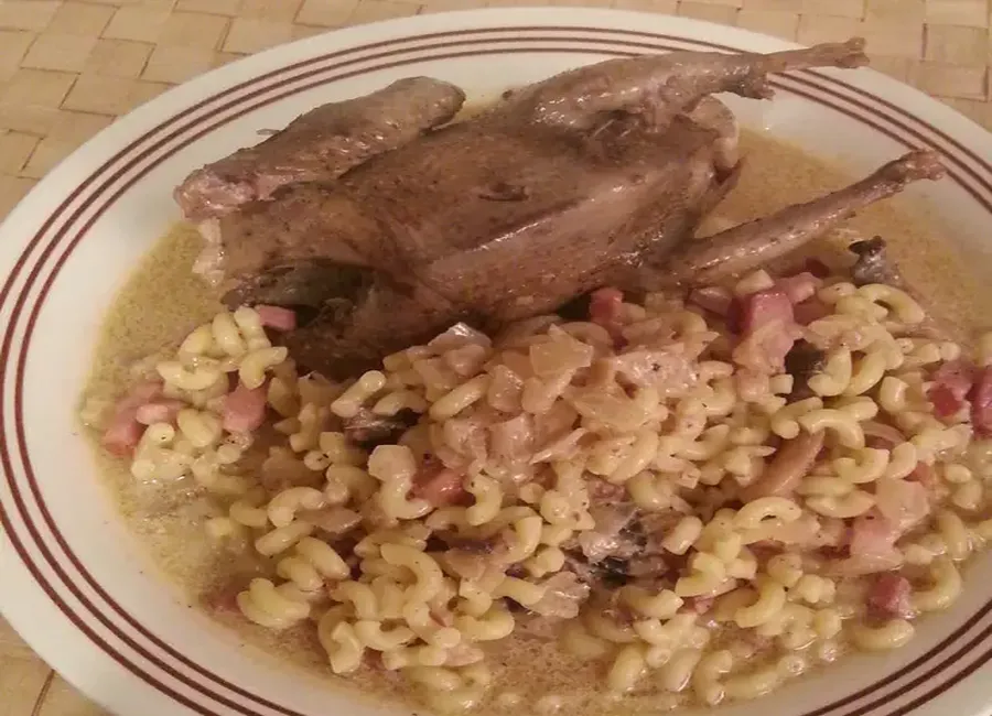 Pigeons aux lardons et champignons
