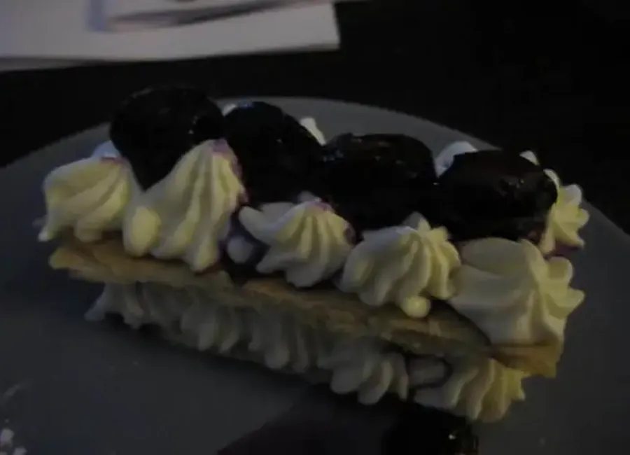 Mille-feuilles de mascarpone à la griotte