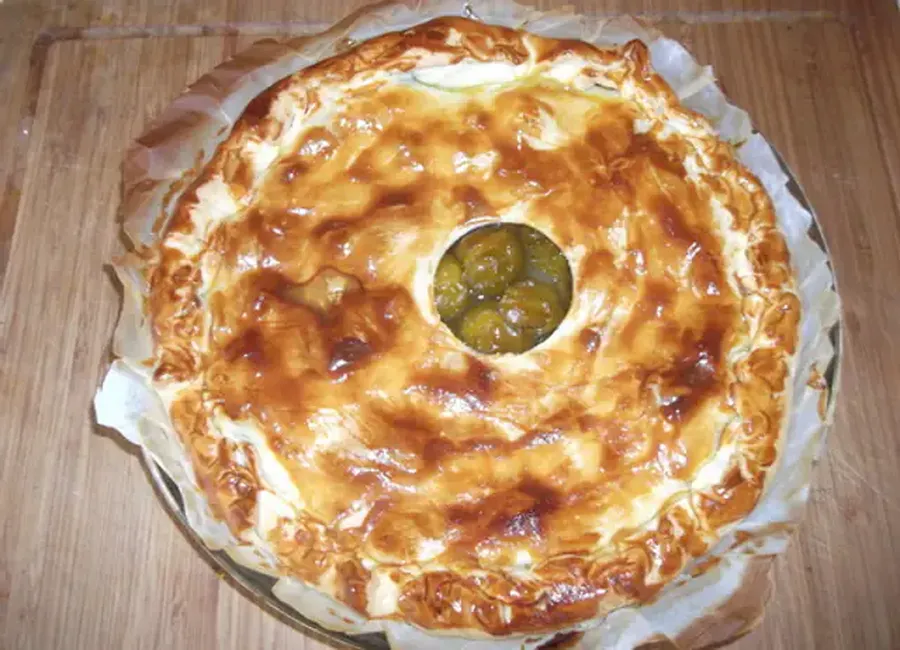 Pâté aux prunes comme une tourte