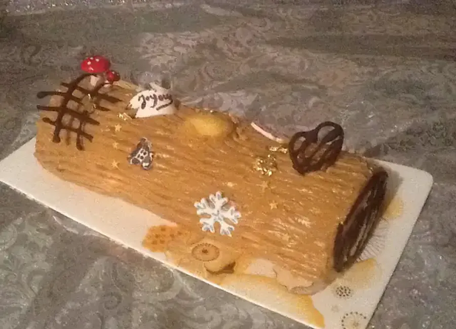 Bûche de noël à la crème au beurre
