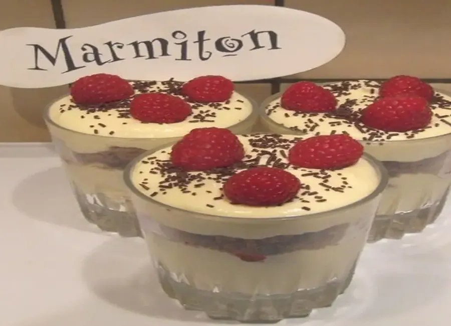 Coupe de framboises et de cookies au mascarpone