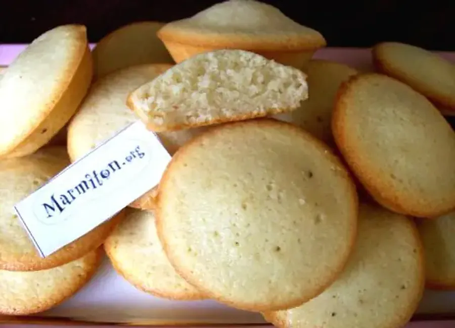 Madeleines aux amandes et miel d'acacia
