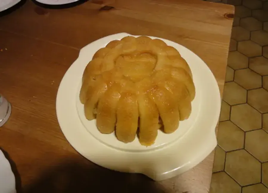 Charlotte aux pommes caramélisée