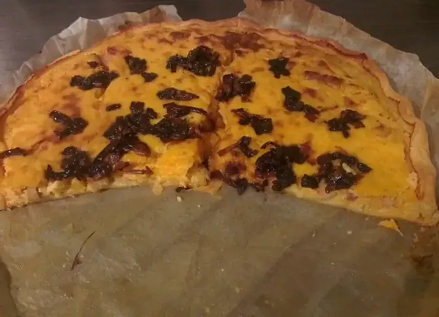 Tarte courge (ou potimarron) aux oignons caramélisés