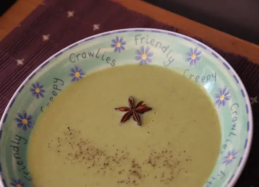 Soupe au céleri anisée