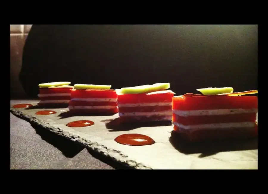 Tomate-mozza à l'agar-agar