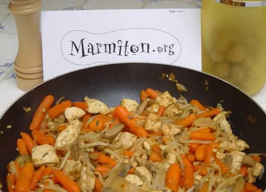 Poulet sauté au soja et carottes