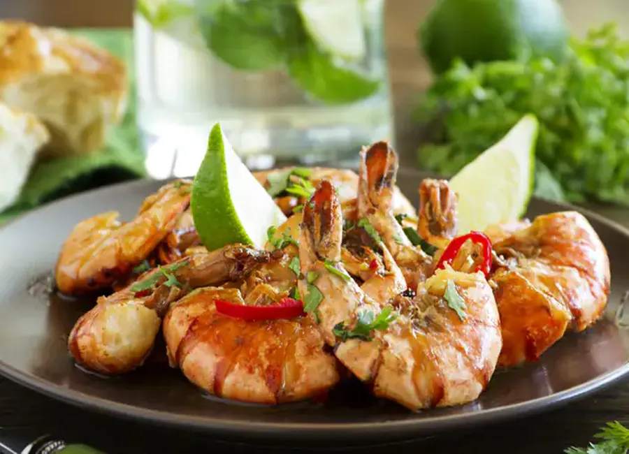 Crevettes caramélisées au gingembre
