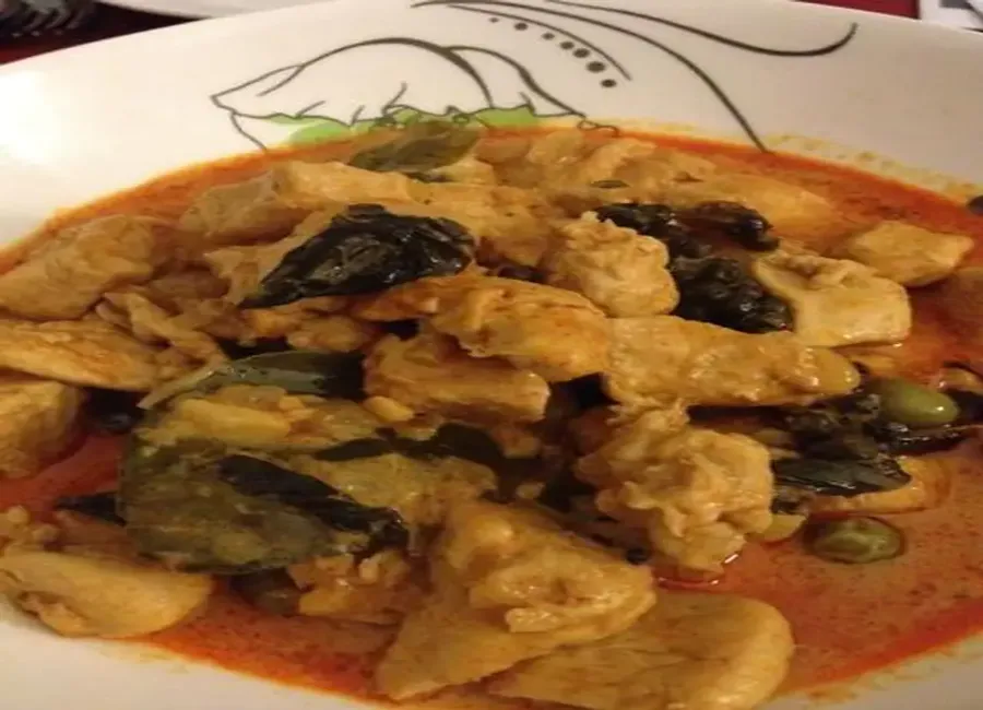 Poulet thaï au curry rouge et lait de coco