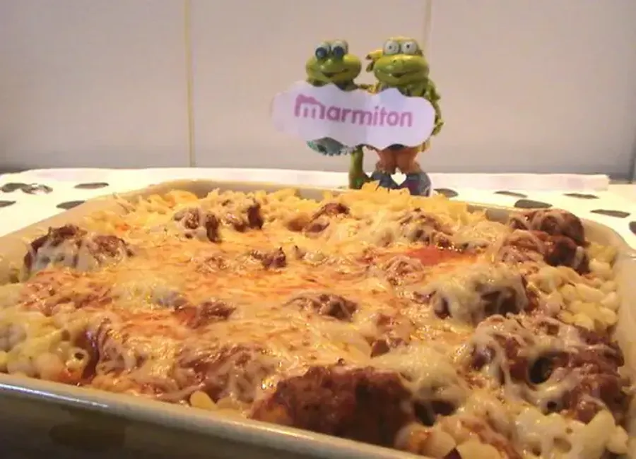 Gratin de pâtes à la chair à saucisses