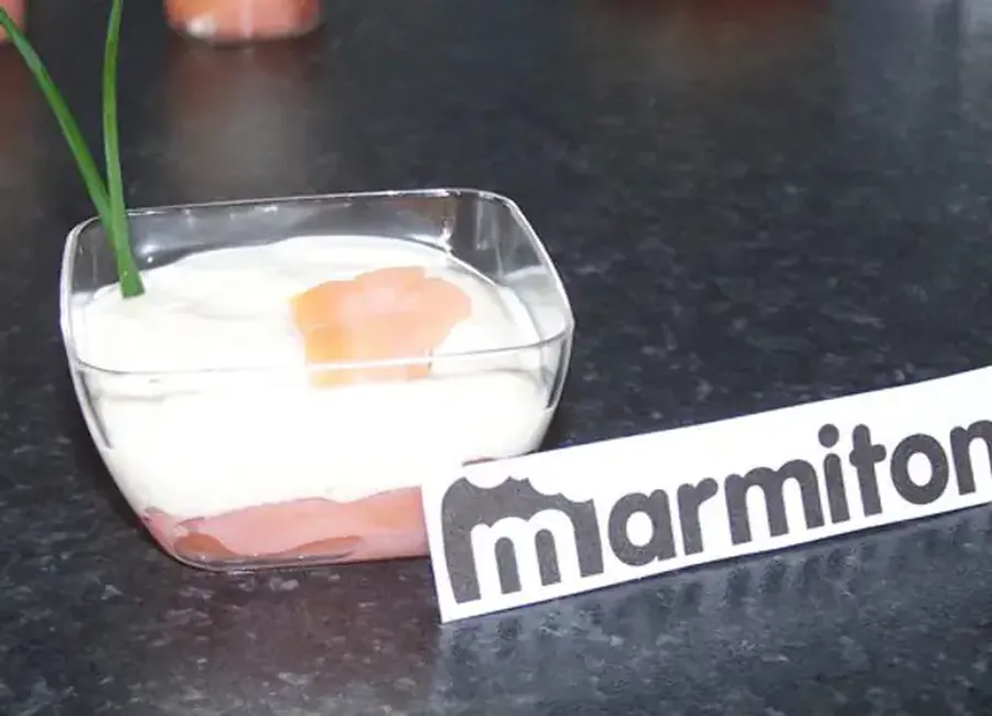 Verrine au saumon fumé, crème et ciboulette