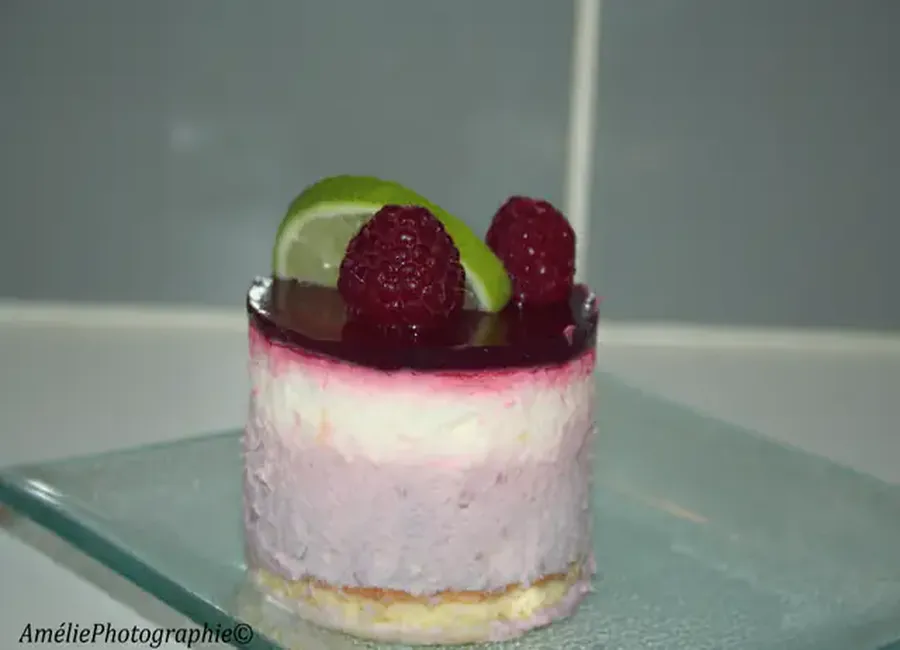 Petites mousses framboise, génoise et citron vert