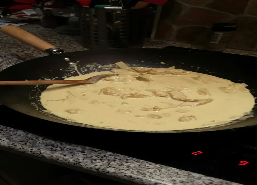 Poulet aux pousses de bambou et lait de coco