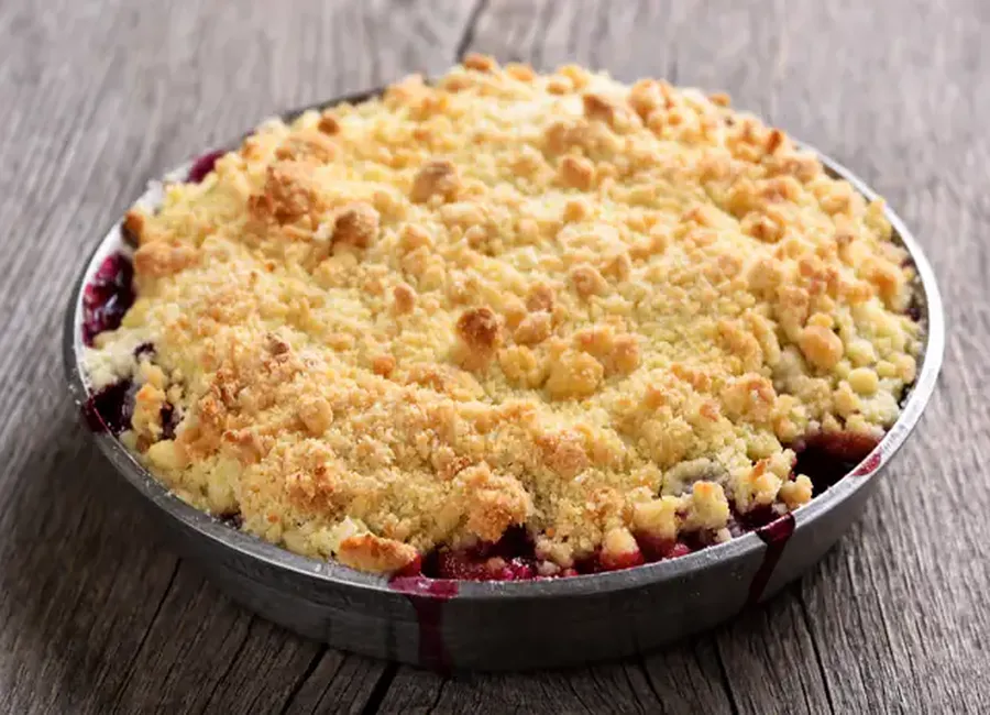Crumble aux fraises et framboises