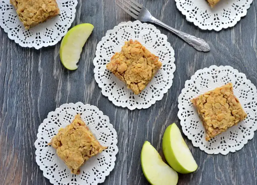 Gâteau façon crumble pomme et cannelle